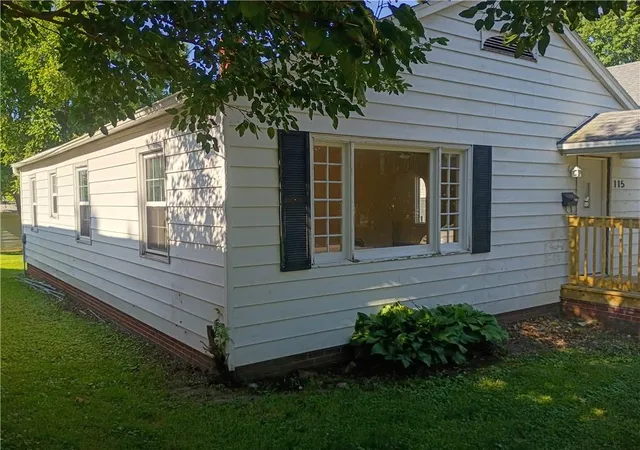 Homes for sale in Stanberry, MO | 115 W 5Th St, Stanberry, MO 64489 | MLS# 2629917