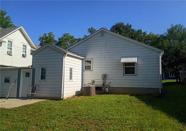 Homes for sale in Stanberry, MO | 115 W 5Th St, Stanberry, MO 64489 | MLS# 2629917