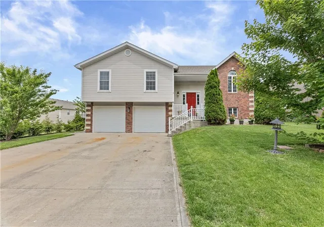 Homes for sale in Cameron, MO | 1108 Timberline Dr, Cameron, MO 64429 | MLS# 2629922