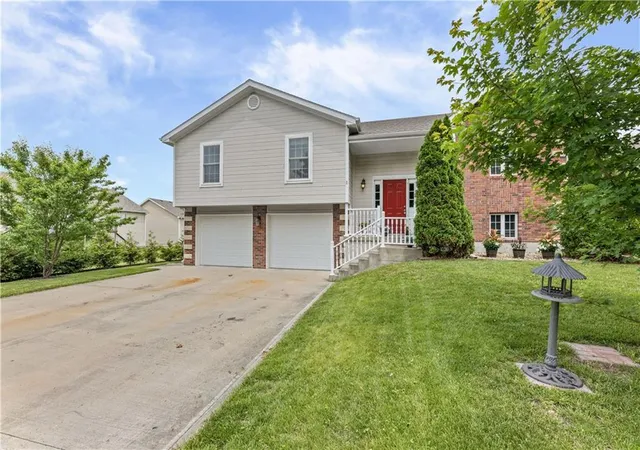 Homes for sale in Cameron, MO | 1108 Timberline Dr, Cameron, MO 64429 | MLS# 2629922