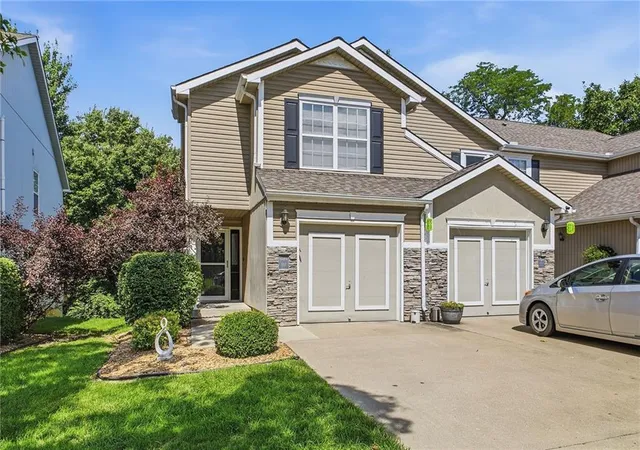 Homes for sale in Blue Springs, MO | 517 Sw Shadow Glen Dr, Blue Springs, MO 64015 | MLS# 2629923