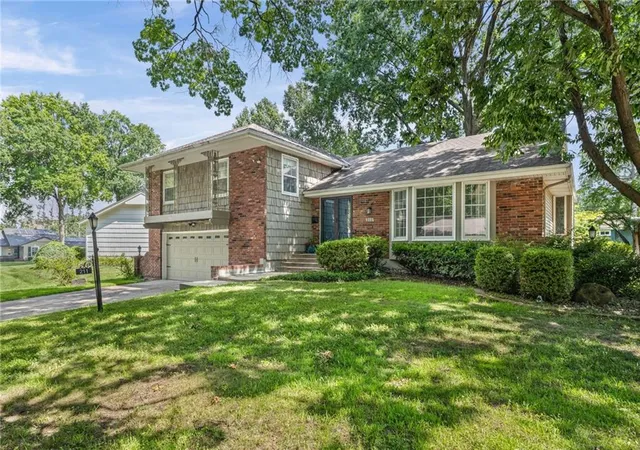 Photo 1 of Single family home for sale at 211 W 110th Street, Kansas City, MO 64114 | MLS# 2629926 | Listing updated on 2026-10-03