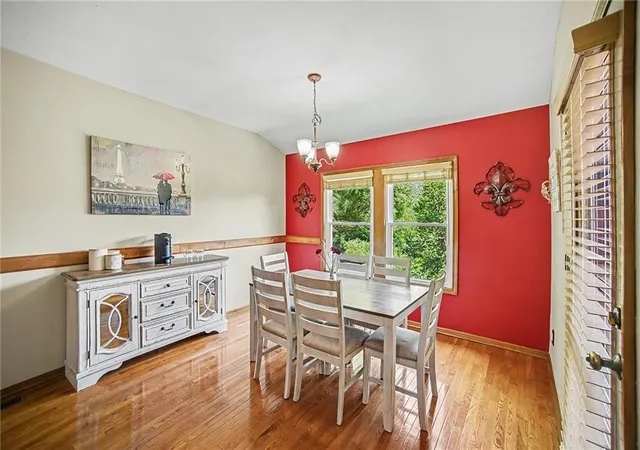 Photo 4 of Sale Pending at 9223 N Jarboe St, Kansas City, MO 64155 | MLS# 2629928 | Listing updated on 2026-08-27