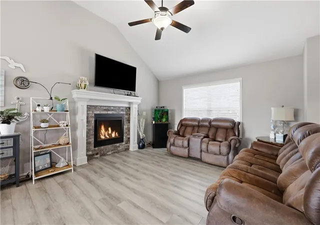 Homes for sale in Lone Jack, MO | 809 N Whispering Hills Dr, Lone Jack, MO 64070 | MLS# 2629943
