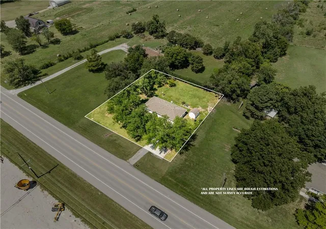 Homes for sale in Nevada, MO | 18955 E 54 Hwy, Nevada, MO 64772 | MLS# 2629944