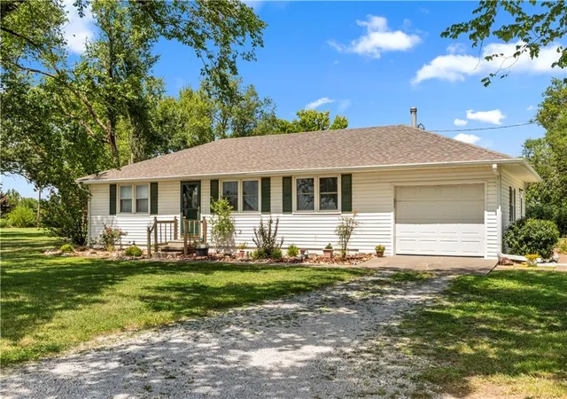 Homes for sale in Nevada, MO | 18955 E 54 Hwy, Nevada, MO 64772 | MLS# 2629944
