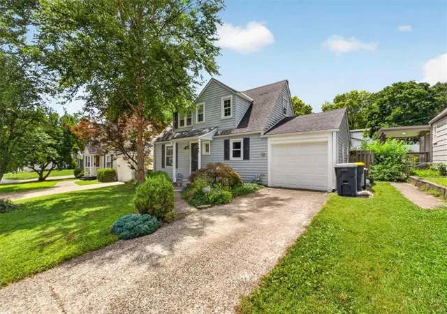 Photo 2 of Single family home for sale at 7740 Mcgee St, Kansas City, MO 64114 | MLS# 2629945 | Listing updated on 2026-09-05