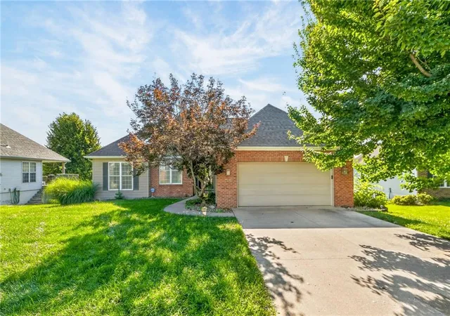2nd image of 2508 Meadow Ridge Dr, St Joseph, MO 64504 | MLS# 2629955