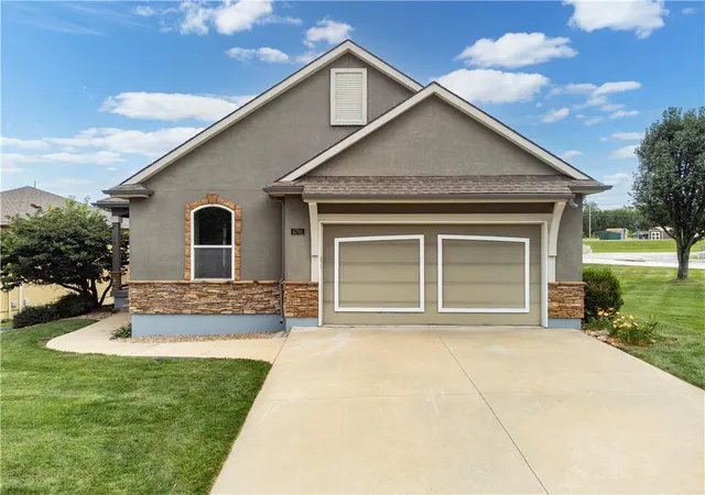2nd image of 4701 Indigo Hills Dr, Blue Springs, MO 64015 | MLS# 2629962