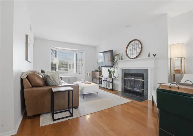 2nd image of 4320 Belleview Ave #206, Kansas City, MO 64111 | MLS# 2629967