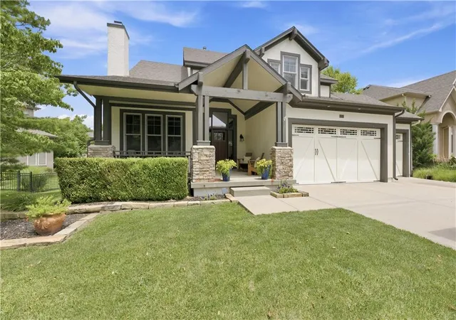 Homes for sale in Leawood, KS | 13283 Fairway St, Leawood, KS 66209 | MLS# 2629971