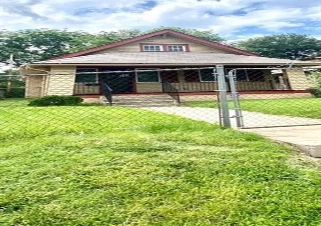 Homes for sale in Kansas City, MO | 5818 Prospect Ave, Kansas City, MO 64130 | MLS# 2629973
