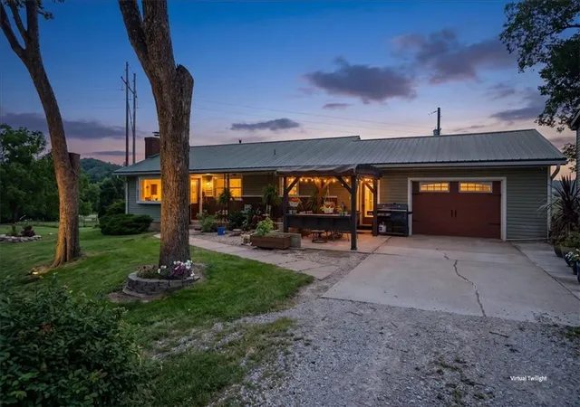 1st image of 17432 Mount Olivet Rd, Leavenworth, KS 66048 | MLS# 2629974