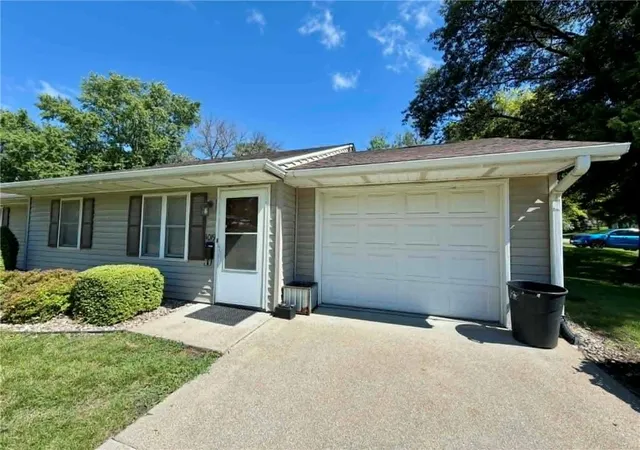 Homes for sale in Maryville, MO | 1017 E Edwards St, Maryville, MO 64468 | MLS# 2629978