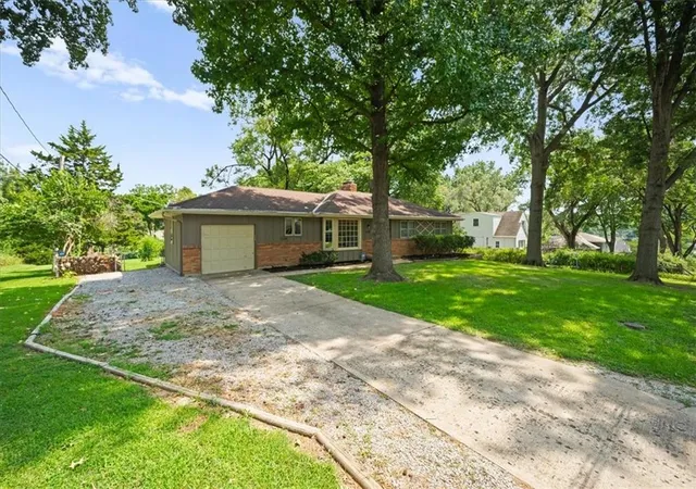 1st image of 6111 Melrose Ln, Shawnee, KS 66203 | MLS# 2629979