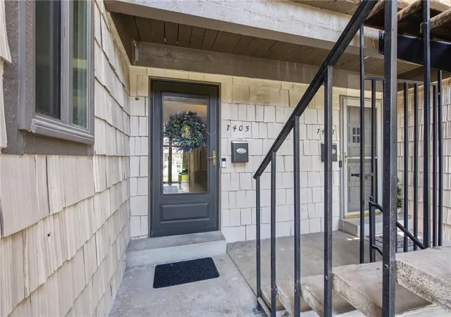 Homes for sale in Overland Park, KS | 7405 W 102Nd Ct #103, Overland Park, KS 66212 | MLS# 2629981
