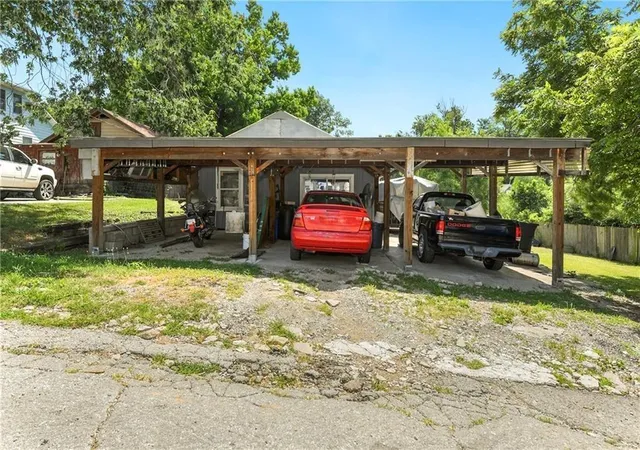 2nd image of 314 N 32nd St, Kansas City, KS 66102 | MLS# 2629989