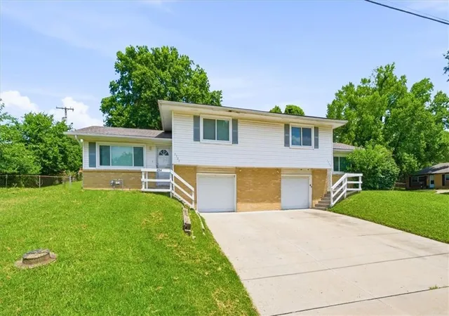 Homes for sale in Kansas City, MO | 4302 4 Nw 56 St, Kansas City, MO 64151 | MLS# 2629990