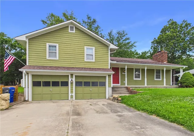 2nd image of 2900 Jerome Dr, Sedalia, MO 65301 | MLS# 2629994