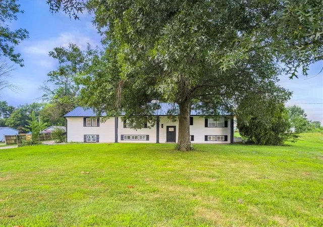 1st image of 28414 S State Route Dd Hwy, Harrisonville, MO 64701 | MLS# 2629997