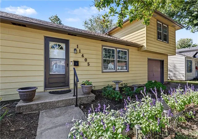 Photo 4 of Single family home for sale at 11405 W 70th Street, Shawnee, KS 66203 | MLS# 2629998 | Listing updated on 2026-10-07