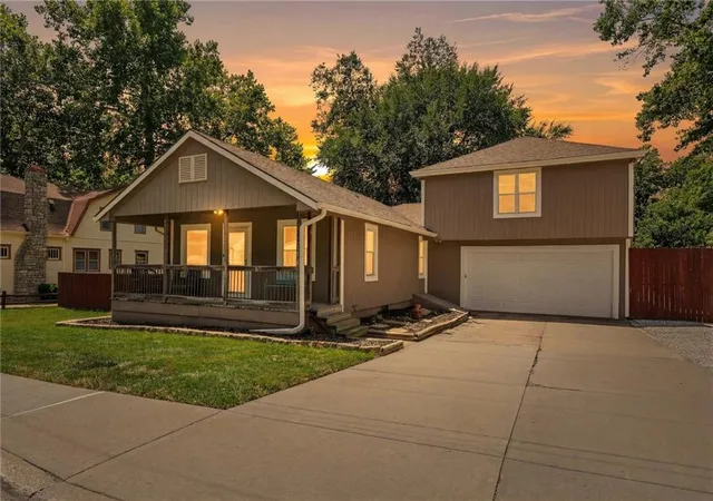 Homes for sale in Roeland Park, KS | 5118 El Monte St, Roeland Park, KS 66205 | MLS# 2629999