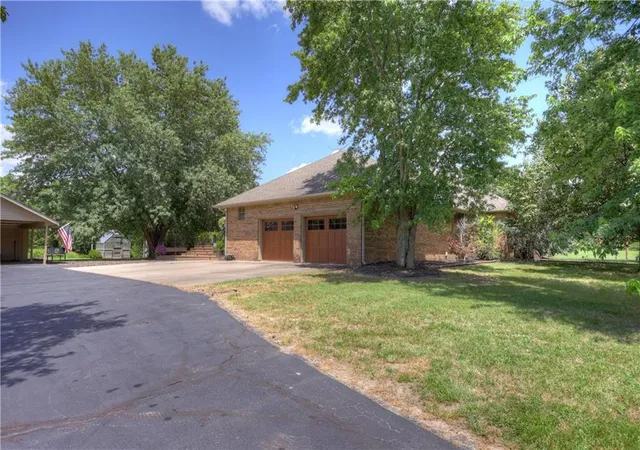 5th image of 1426 E State Line Rd, Baxter Springs, KS 66713 | MLS# 2630026