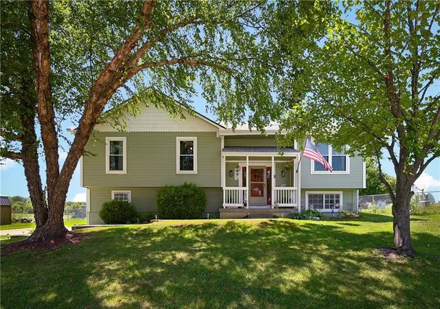 1st image of 887 Glengera St, Peculiar, MO 64078 | MLS# 2630031
