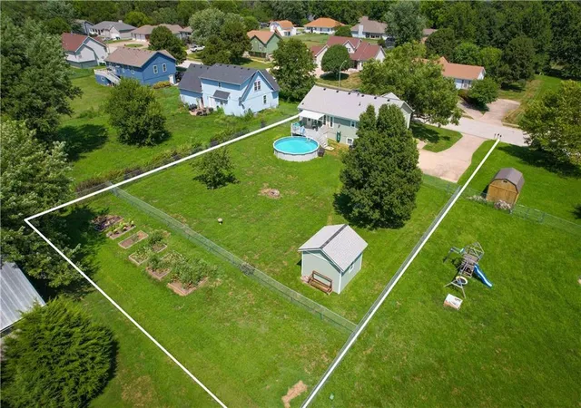2nd image of 887 Glengera St, Peculiar, MO 64078 | MLS# 2630031