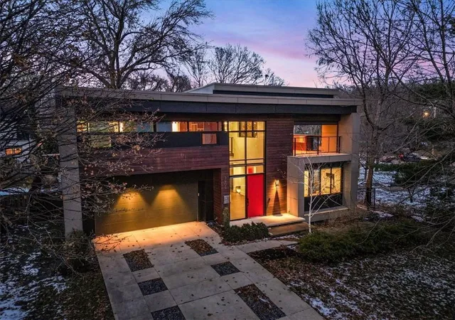Homes for sale in Prairie Village, KS | 3906 W 69th St, Prairie Village, KS 66208 | MLS# 2630033