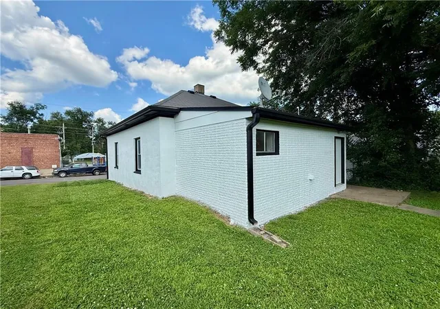 Homes for sale in Lexington, MO | 2003 Jefferson St, Lexington, MO 64067 | MLS# 2630053