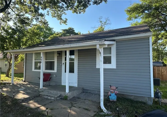 Homes for sale in Richmond, MO | 406 Mckinley St, Richmond, MO 64085 | MLS# 2630056