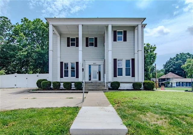 Homes for sale in Warrensburg, MO | 201 N Maguire St, Warrensburg, MO 64093 | MLS# 2630058