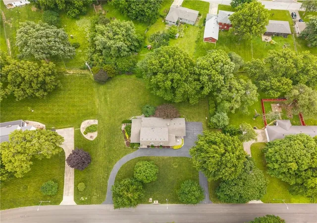 Photo 1 of Sale Pending at 4915 N Kansas Ave, Kansas City, MO 64119 | MLS# 2630065 | Listing updated on 2026-07-27