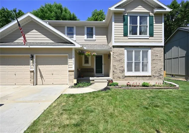 Homes for sale in Kansas City, MO | 11020 N Wyandotte St, Kansas City, MO 64155 | MLS# 2630074