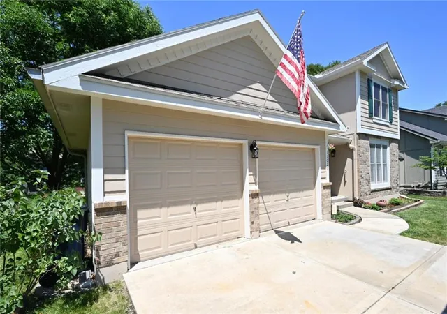 Homes for sale in Kansas City, MO | 11020 N Wyandotte St, Kansas City, MO 64155 | MLS# 2630074