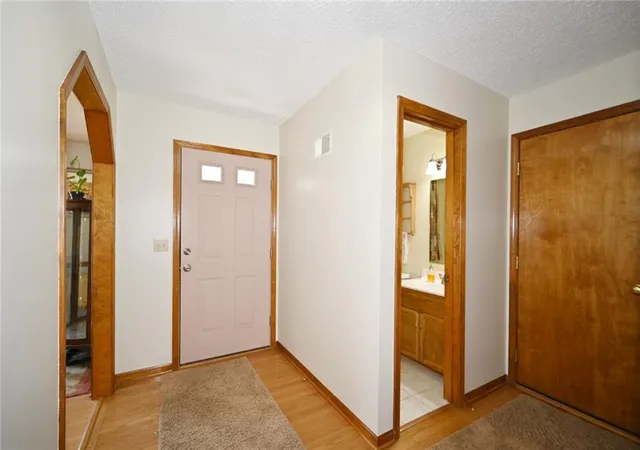 Homes for sale in Kansas City, MO | 11020 N Wyandotte St, Kansas City, MO 64155 | MLS# 2630074