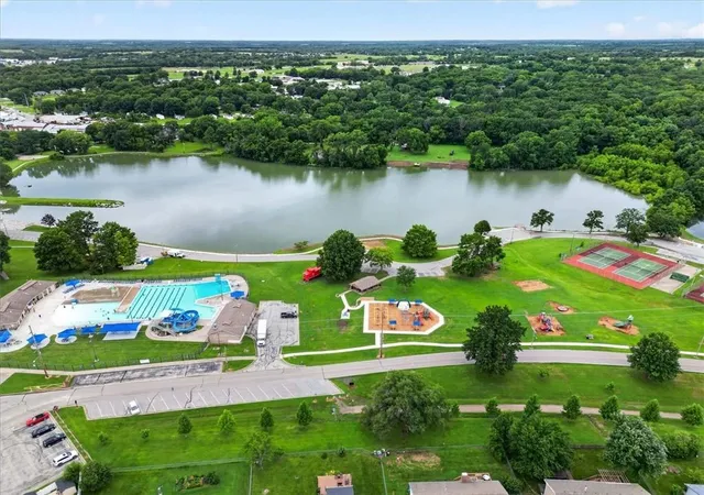 5th image of 1006 N King Ave, Harrisonville, MO 64701 | MLS# 2630083