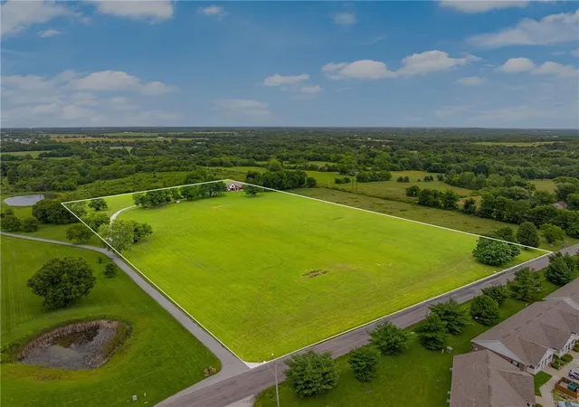 2nd image of 24400 E Orient Cemetery Rd, Harrisonville, MO 64701 | MLS# 2630088