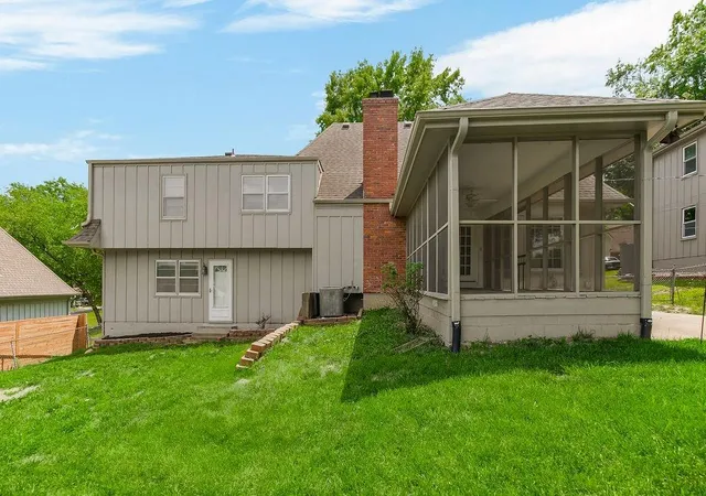 Homes for sale in Kansas City, MO | 46 E 106th St, Kansas City, MO 64114 | MLS# 2630094