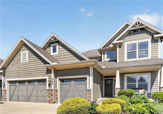 Photo 2 of Sale Pending at 9220 N Dawn Ave, Kansas City, MO 64154 | MLS# 2630098 | Listing updated on 2026-08-25