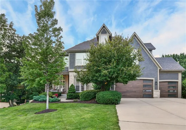 2nd image of 26400 W 111th Ter, Olathe, KS 66061 | MLS# 2630100