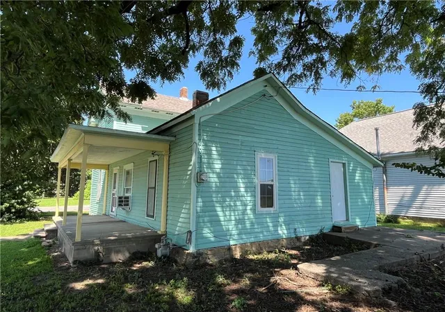 Homes for sale in Oswego, KS | 522 Illinois St, Oswego, KS 67356 | MLS# 2630106