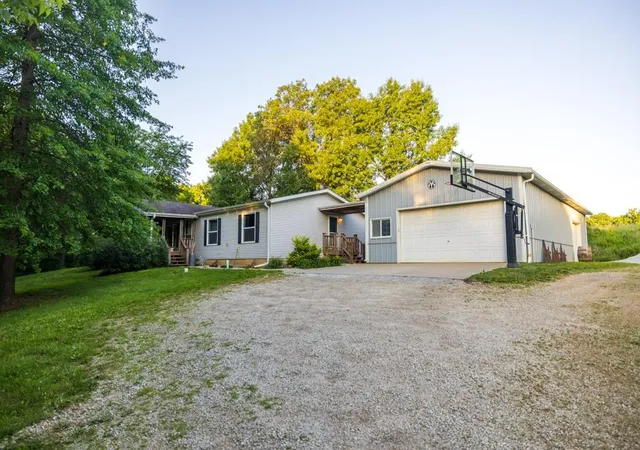 Homes for sale in Linwood, KS | 12895 214th St, Linwood, KS 66052 | MLS# 2630107