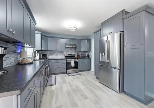 Photo 2 of Sale Pending at 1605 Ne 69th Terrace, Kansas City, MO 64118 | MLS# 2630112 | Listing updated on 2026-09-04
