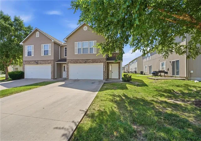 Homes for sale in Blue Springs, MO | 1631 Garrett Dr, Blue Springs, MO 64015 | MLS# 2630123