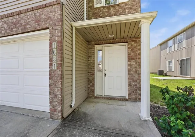 Homes for sale in Blue Springs, MO | 1631 Garrett Dr, Blue Springs, MO 64015 | MLS# 2630123