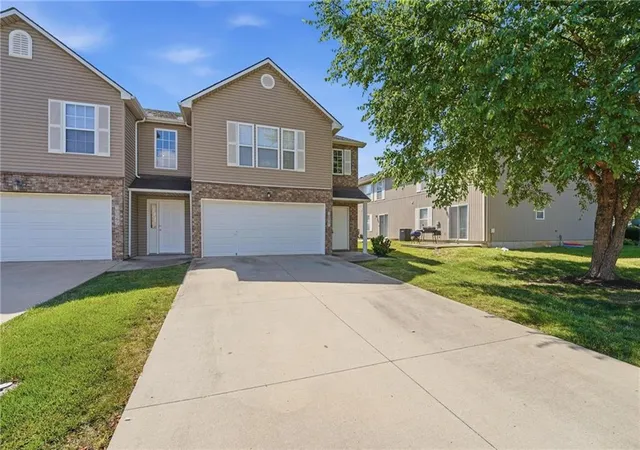 Homes for sale in Blue Springs, MO | 1631 Garrett Dr, Blue Springs, MO 64015 | MLS# 2630123