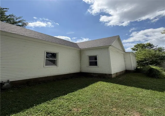 4th image of 1022 E 9Th St, Sedalia, MO 65301 | MLS# 2630133