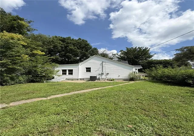 5th image of 1022 E 9Th St, Sedalia, MO 65301 | MLS# 2630133